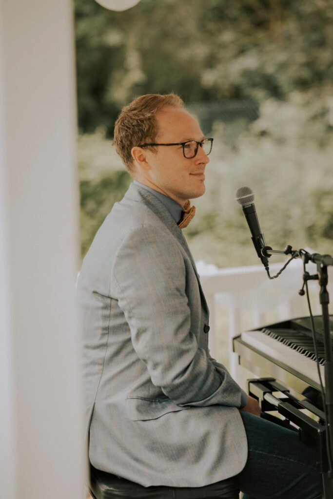 Hochzeitssänger und Pianist Simon Schneider
